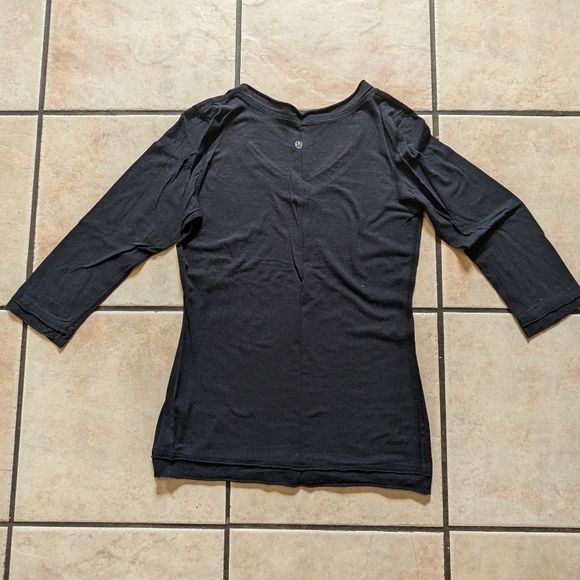 Lululemon 3/4 Sleeve Raw hem - Picture 2 of 3